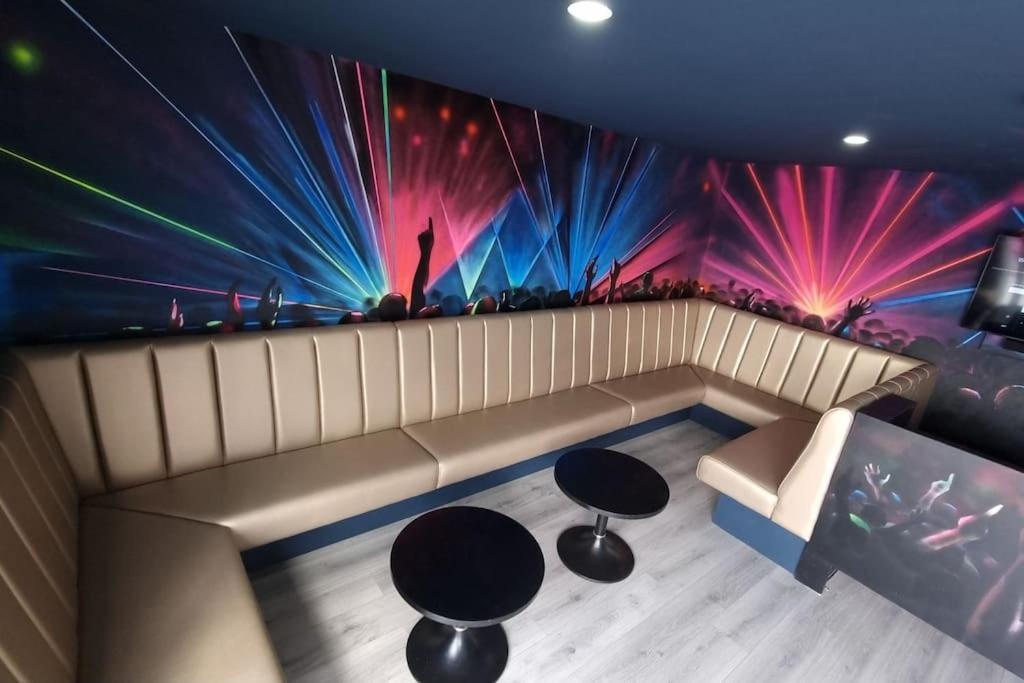 Penthouse Apartment, Sleeps 21 With Terrace Ливърпул Екстериор снимка