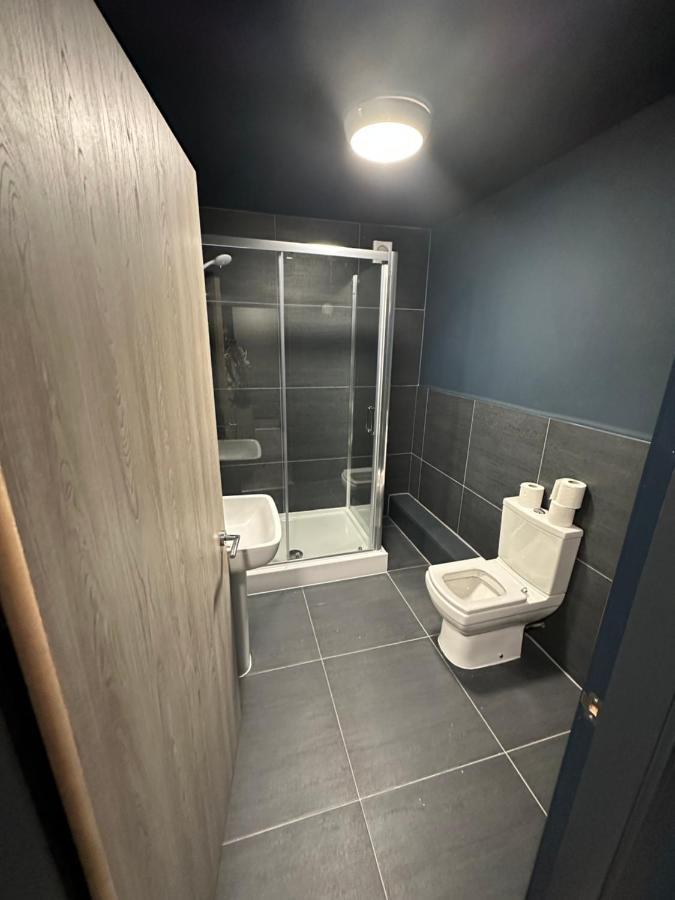 Penthouse Apartment, Sleeps 21 With Terrace Ливърпул Екстериор снимка